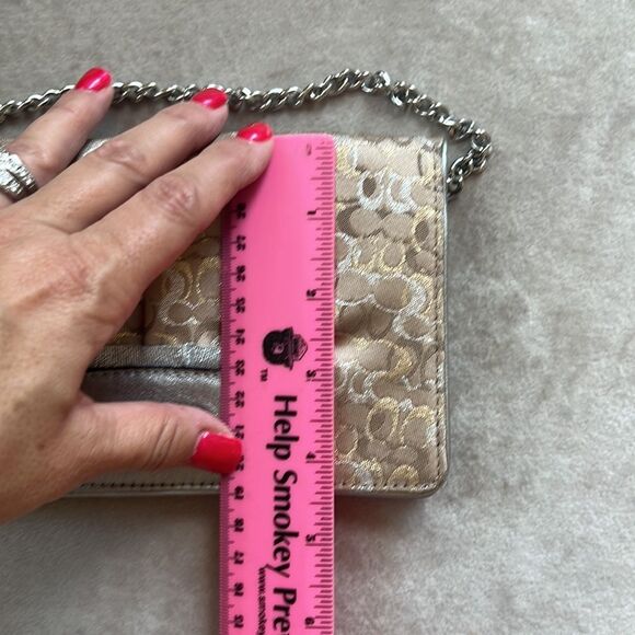 *Coach* Convertible WOC Crossbody Metallic Signature Wallet EUC - Picture 14 of 14